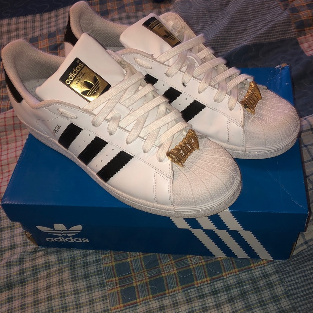 Adidas superstar (adidas,Nike,Jordan,puma)